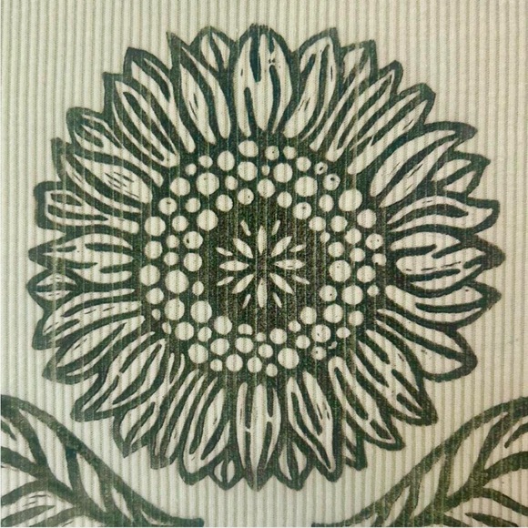 Handprinted Wild Fable Green Graphic Crop Tank Top - Picture 4 of 5